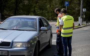 Hétfőtől lesznek hatályosak a koronavírus elleni védekezés változásai