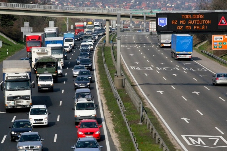 Megkezdődik az M7-es autópálya háromsávossá bővítésének tervezése